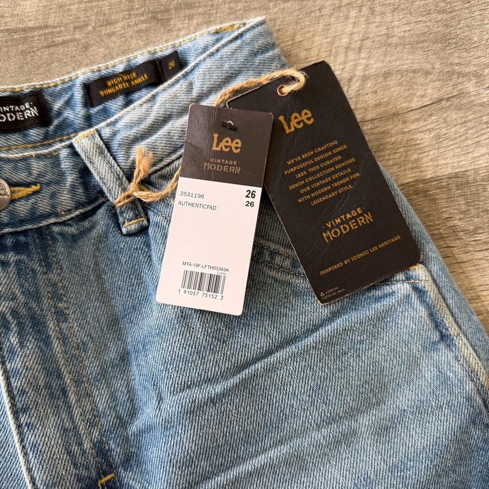 Lee NWT High Rise Dungaree Ankle Jeans - Picture 4 of 5